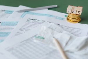 standard deduction, tax brackets, capital gains limits